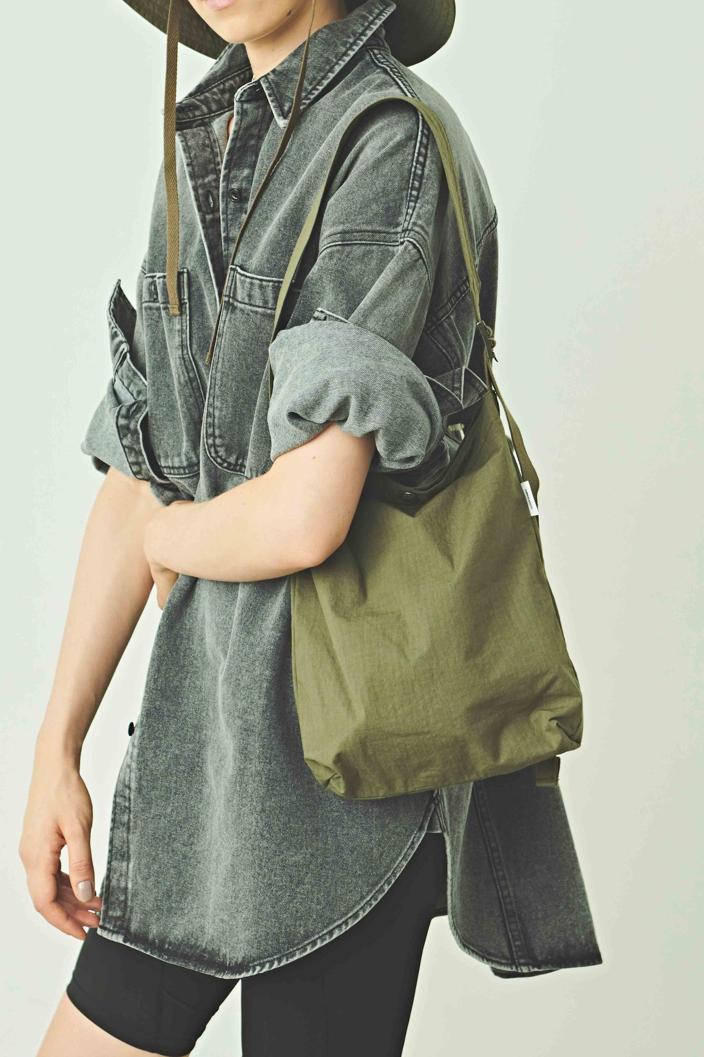 VERTICAL SACOCHE MID / MIL24HBG3035