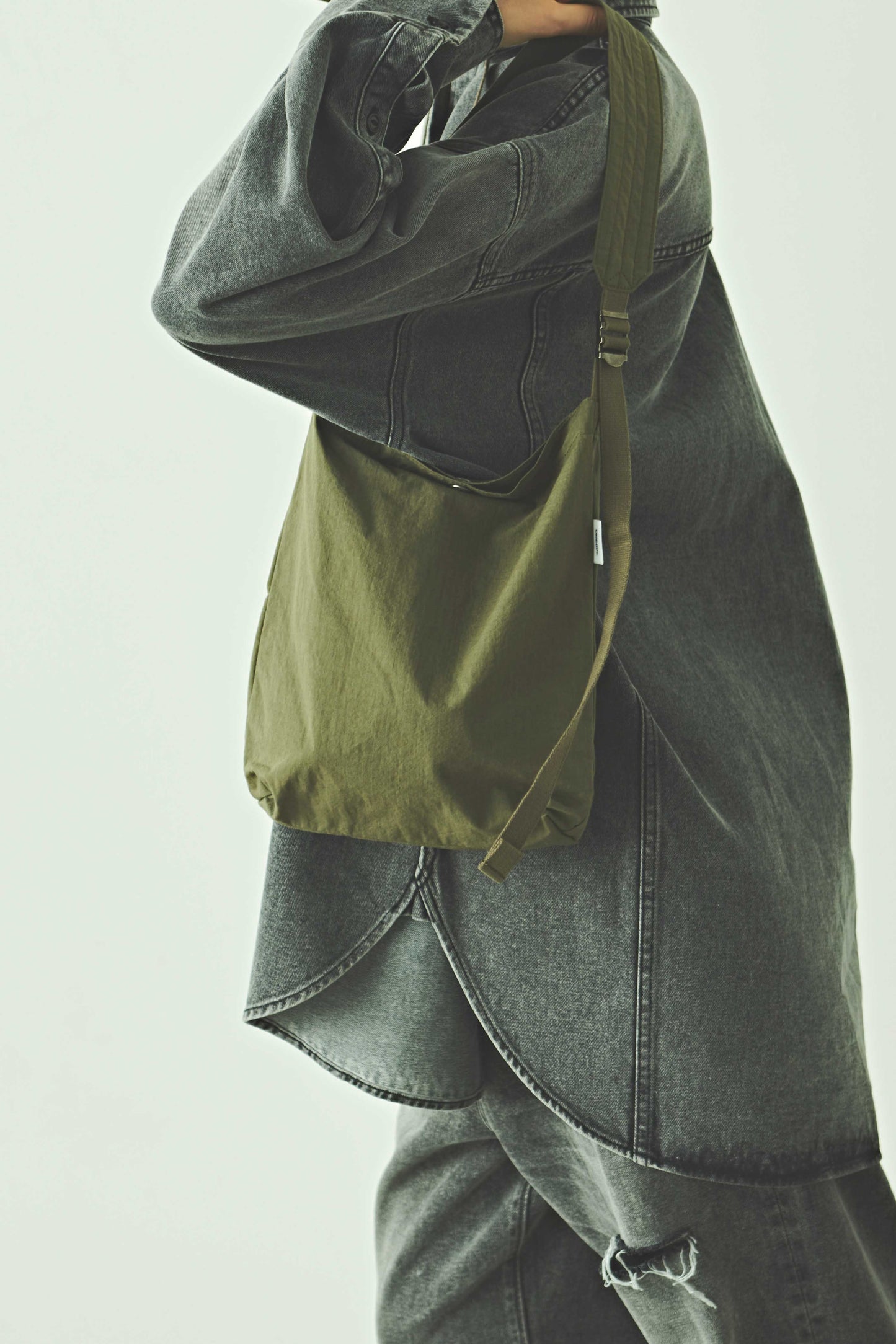 VERTICAL SACOCHE MID / MIL24HBG3035