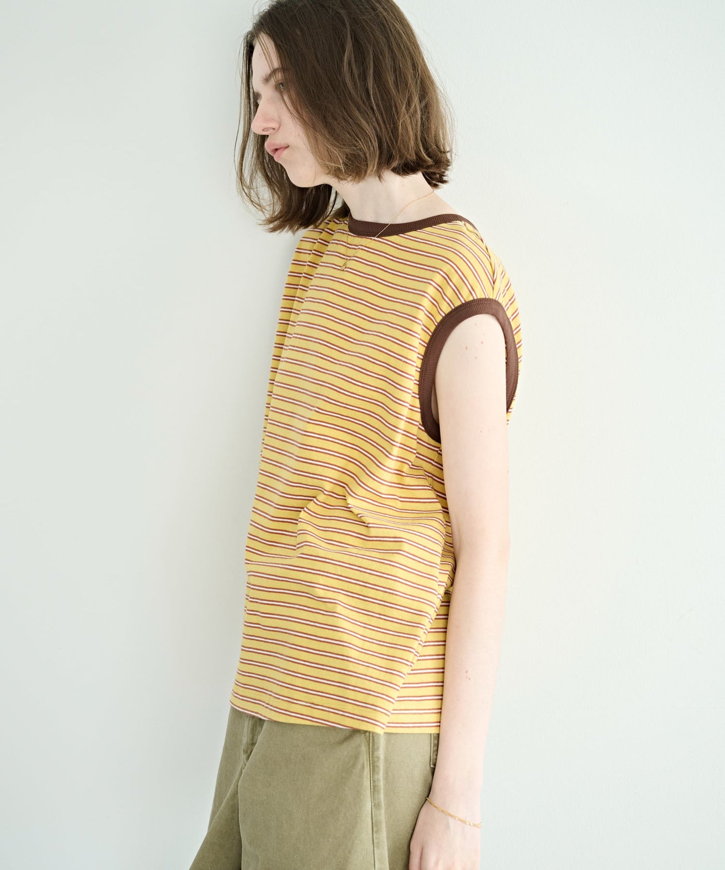 MULTI STRIPED SLEEVELESS TOP / MIL26HCS3482