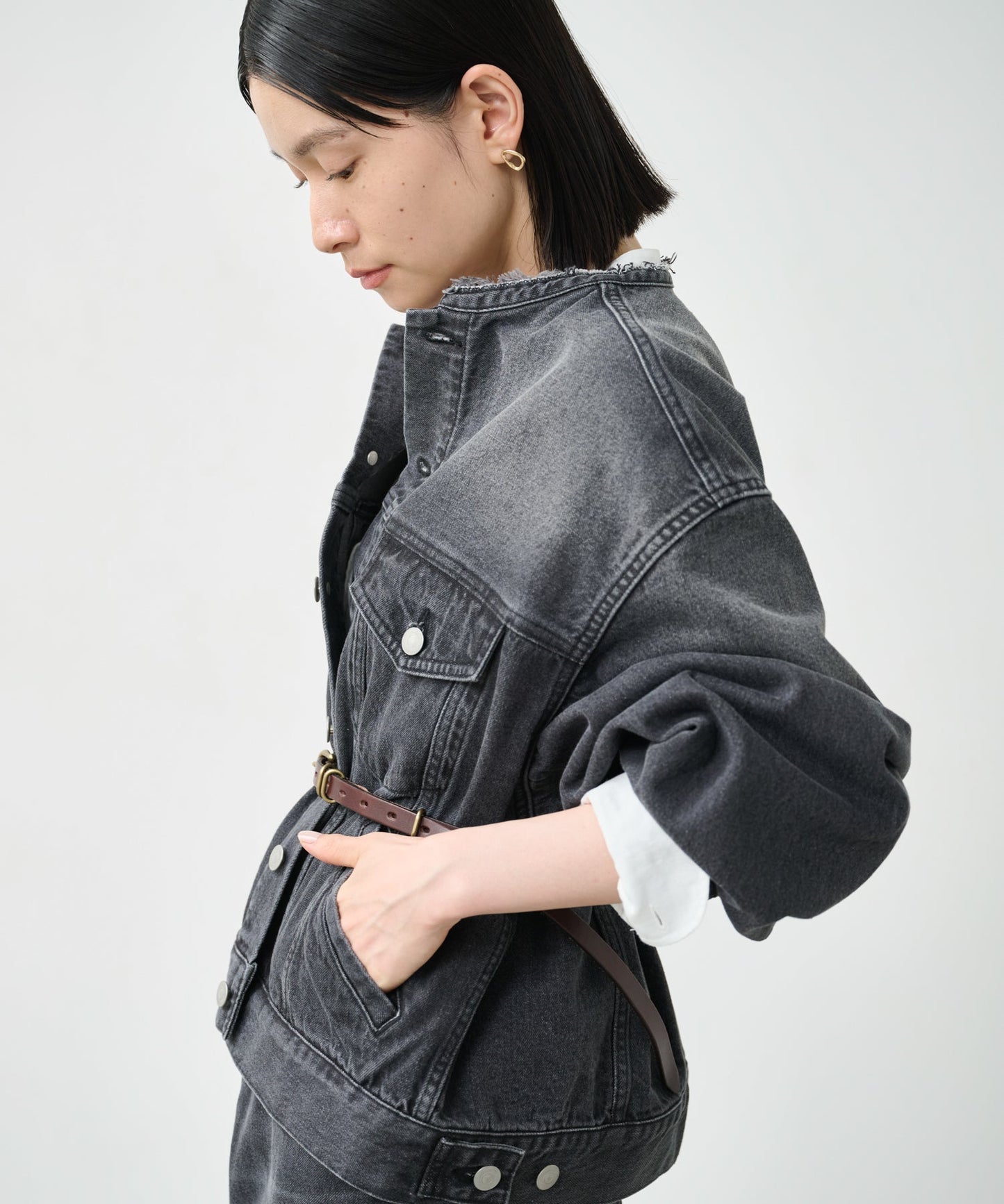 CUT OFF COLLAR DENIM JKT / MIL26HJK3245